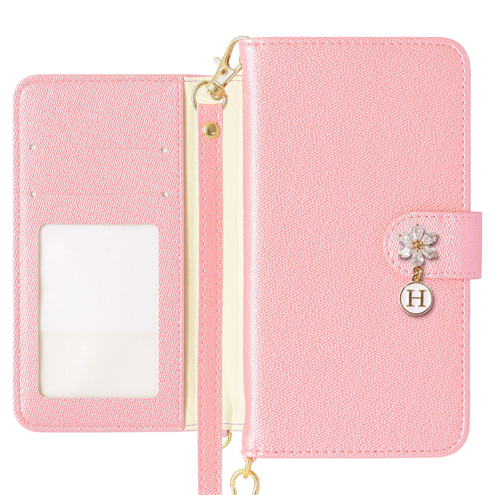 Étui portefeuille avec sangle, breloque initiale fleur en cuir végan couleur perle