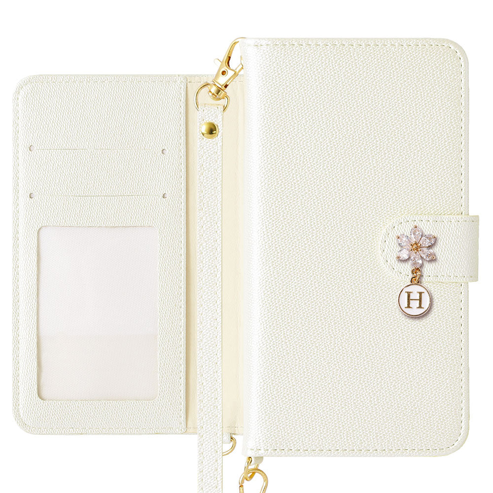 Étui portefeuille avec sangle, breloque initiale fleur en cuir végan couleur perle