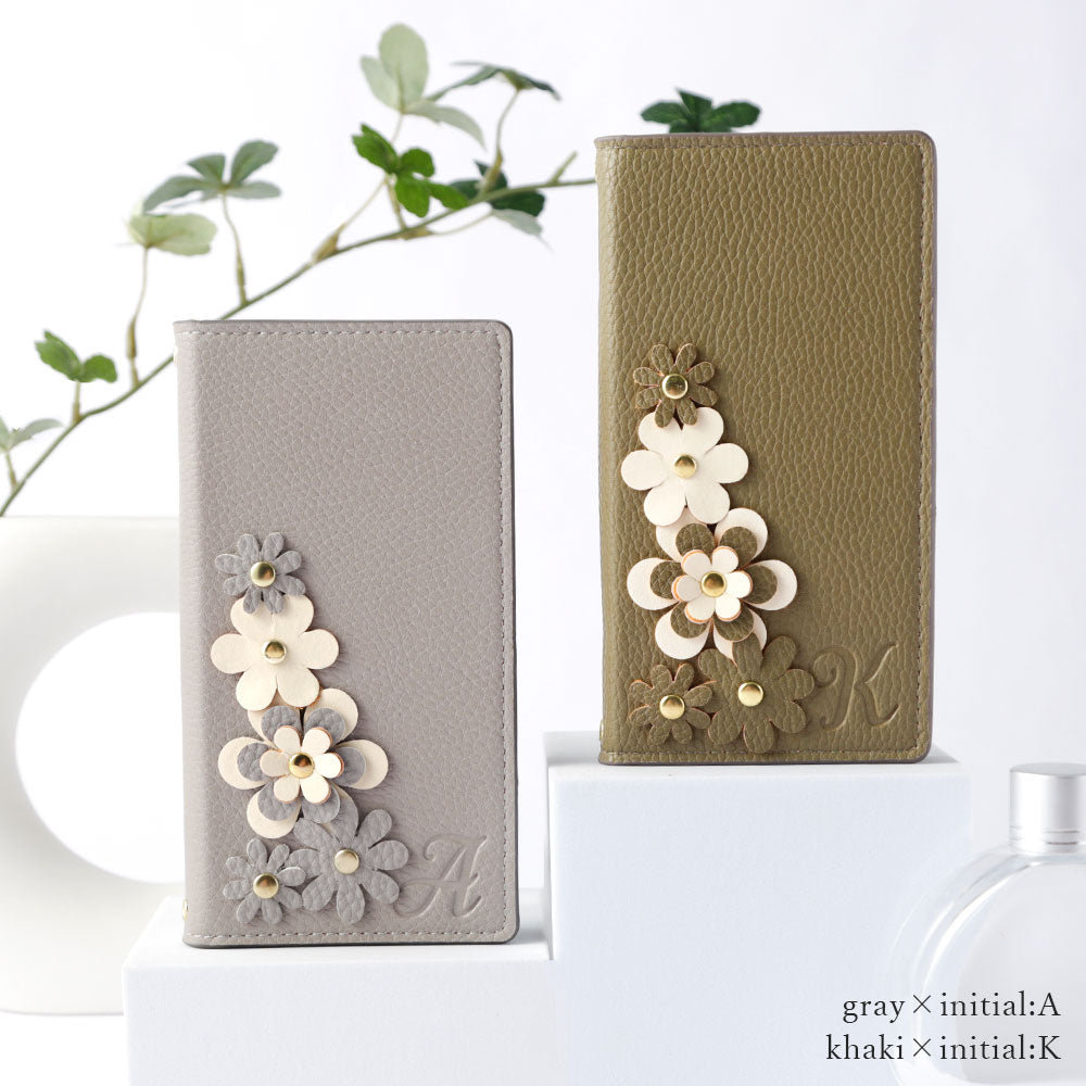 Étui portefeuille à motif floral initial en cuir végan couleur fumée