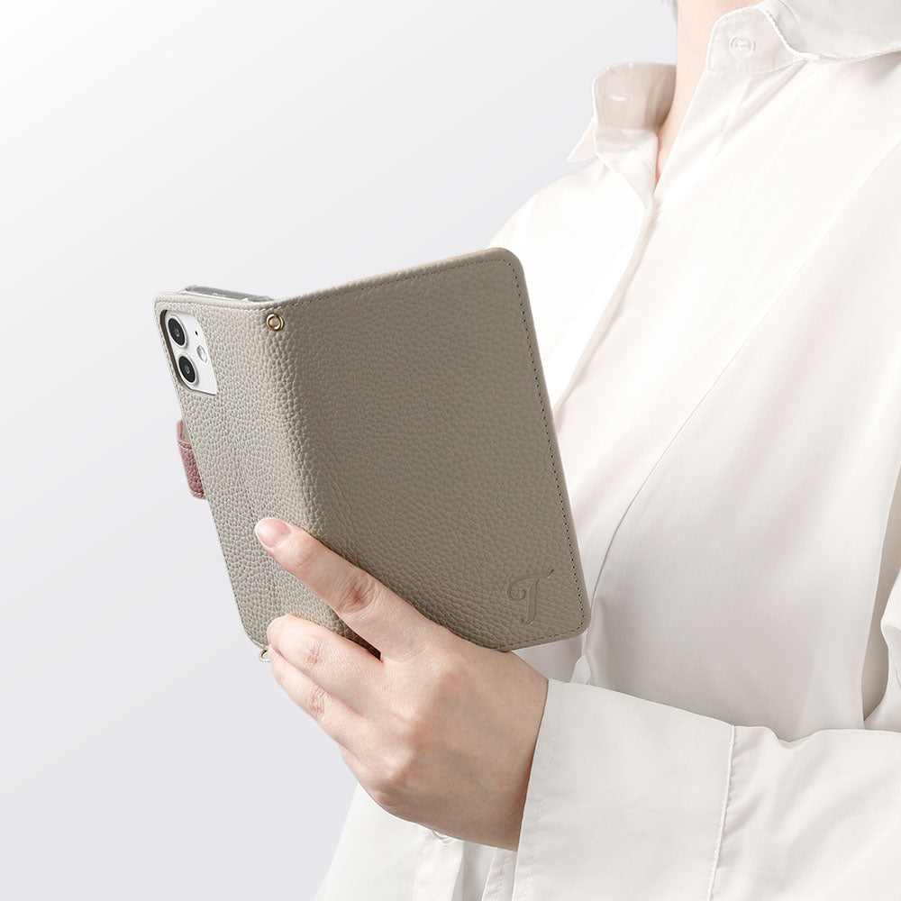 ヴィーガンレザー バイカラー イニシャル スタンド機能 ショルダーストラップ付き 手帳型ケース（ベルトあり）