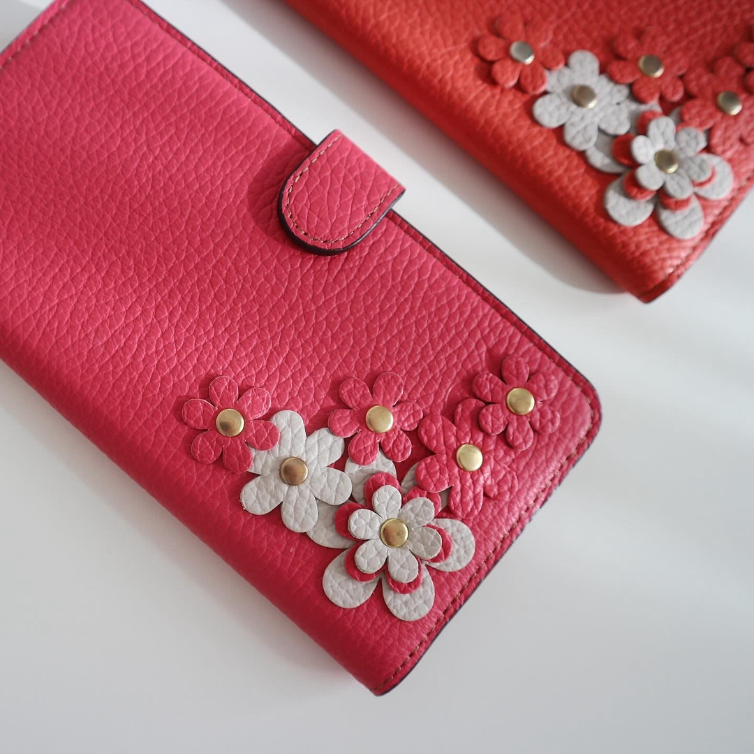 Genuine leather 32 colors Italian shrink leather flower motif B notebook-style case (with belt)