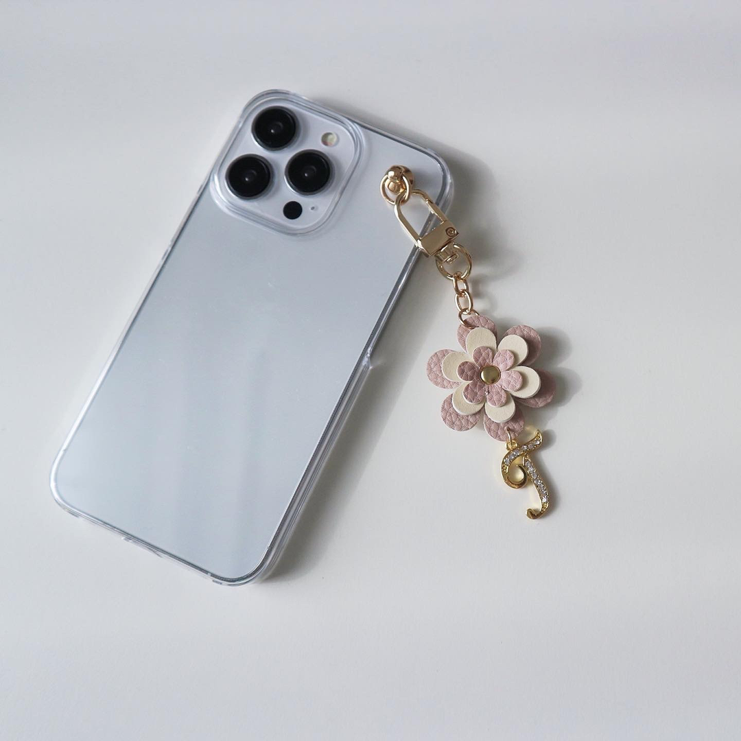 アクセサリー ヴィーガンレザー イニシャル フラワーチャーム