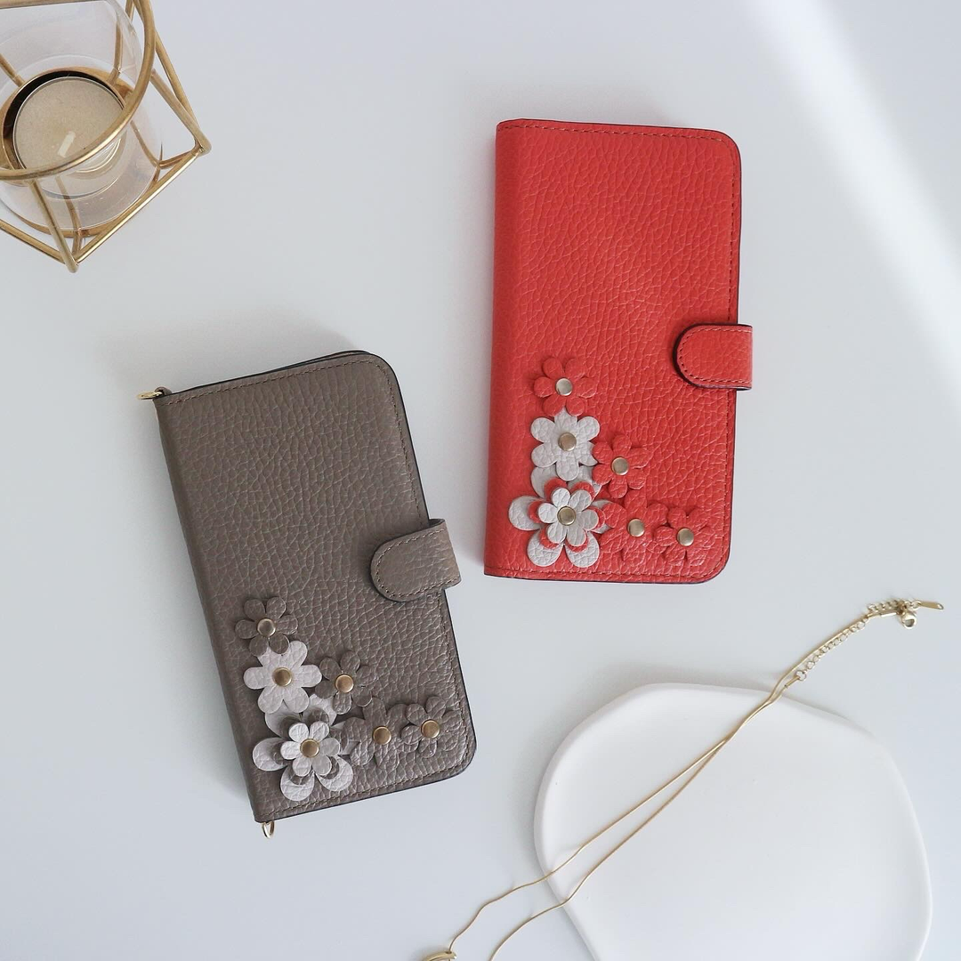 Genuine leather 32 colors Italian shrink leather flower motif B notebook-style case (with belt)