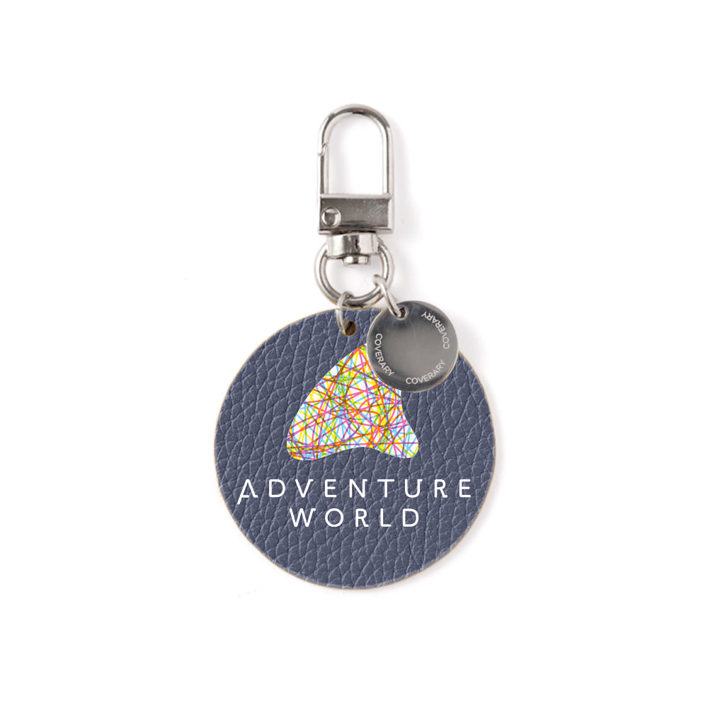 Adventure World × COVERARY Charm en cuir véritable italien à effet shrunk