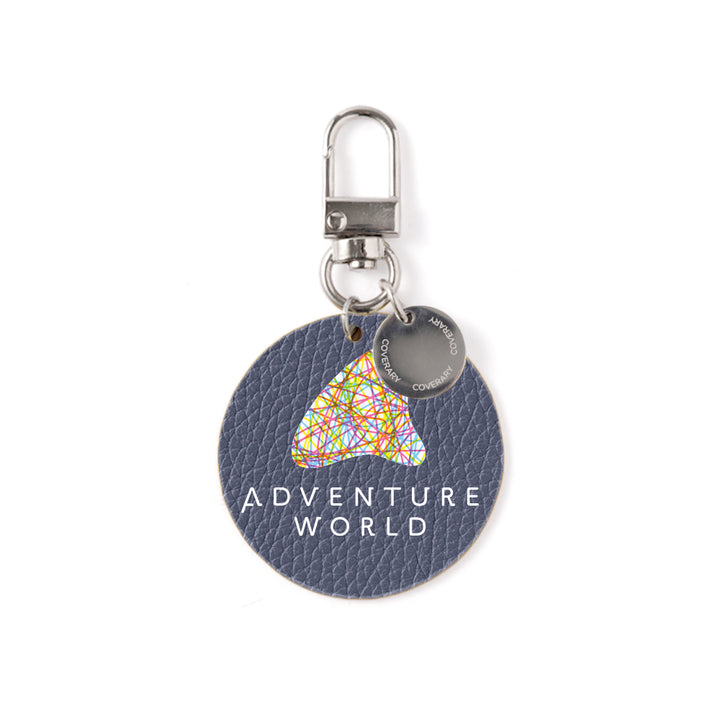 Adventure World × COVERARY Charm en cuir véritable italien à effet shrunk