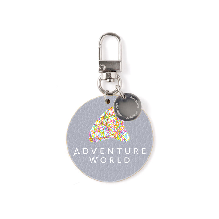 Adventure World × COVERARY Charm en cuir véritable italien à effet shrunk