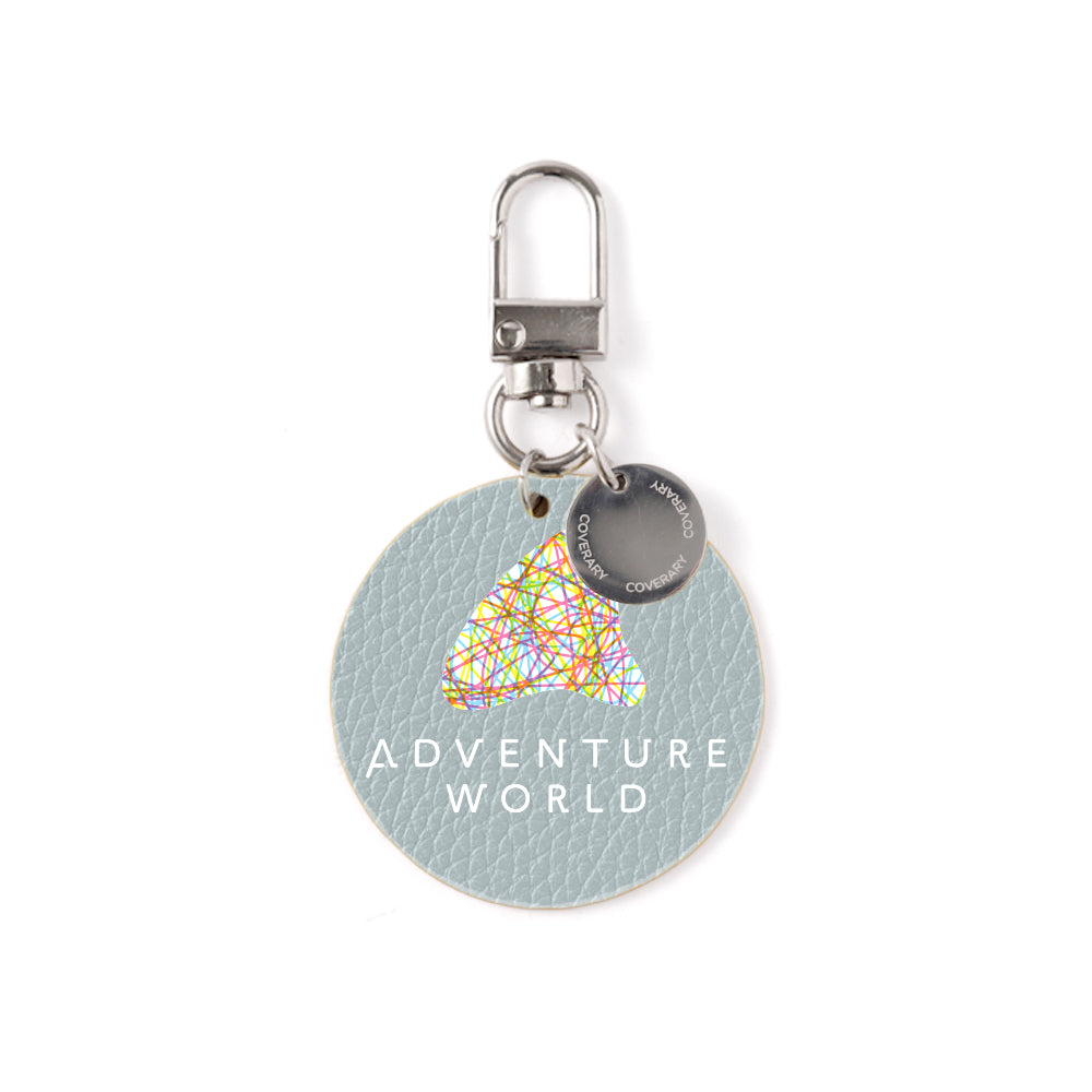 Adventure World × COVERARY Charm en cuir véritable italien à effet shrunk