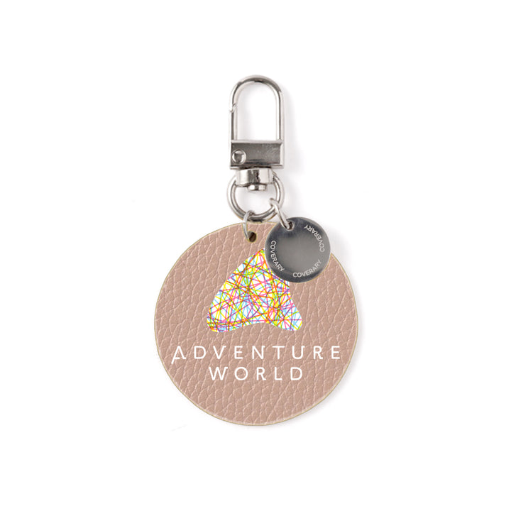 Adventure World × COVERARY Charm en cuir véritable italien à effet shrunk