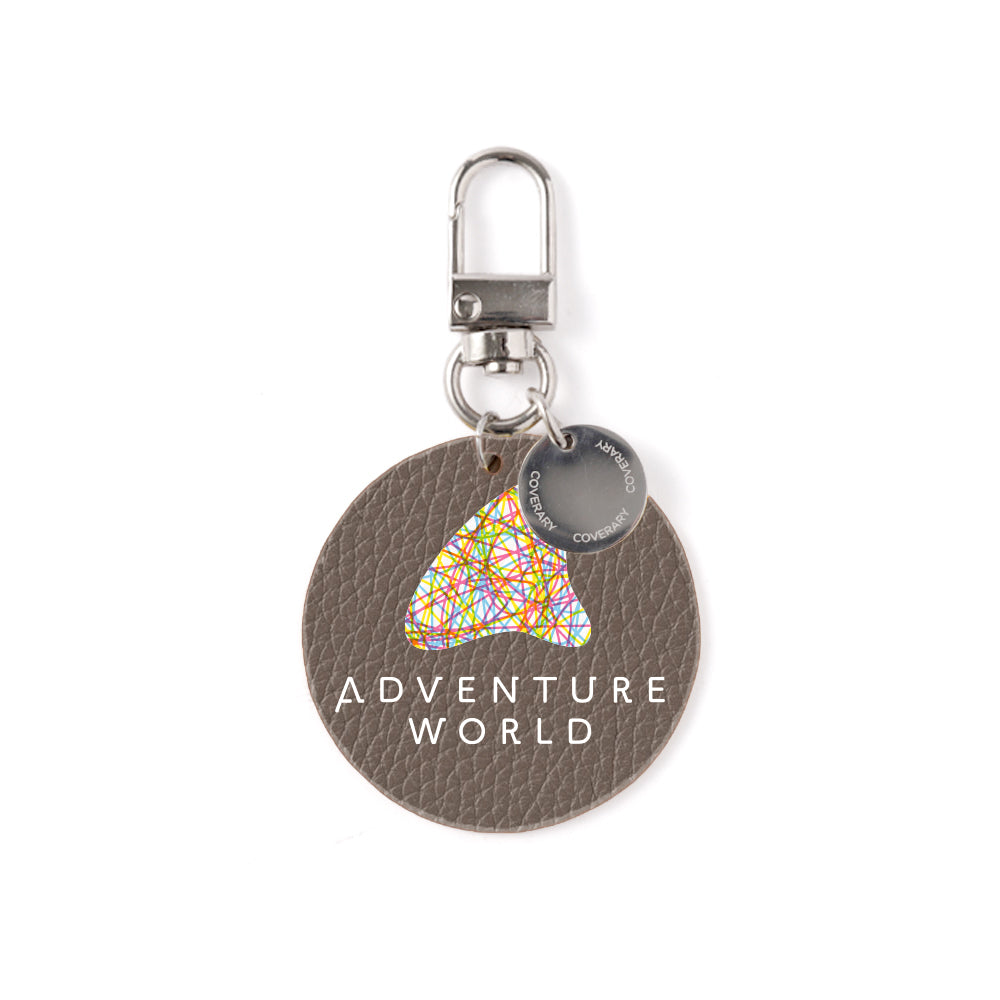 Adventure World × COVERARY Charm en cuir véritable italien à effet shrunk