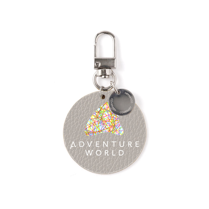 Adventure World × COVERARY Charm en cuir véritable italien à effet shrunk