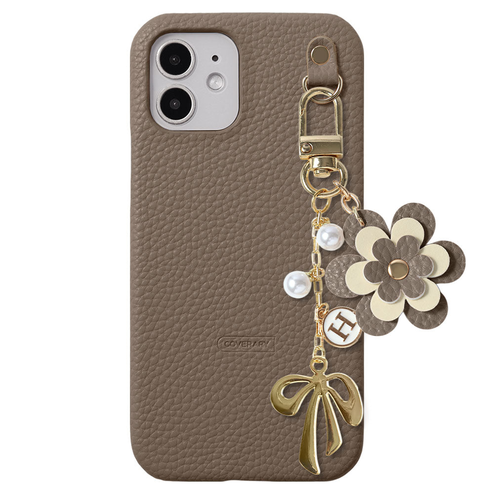 Étui arrière en cuir végan texturé avec breloque fleur, ruban et décoration initiale