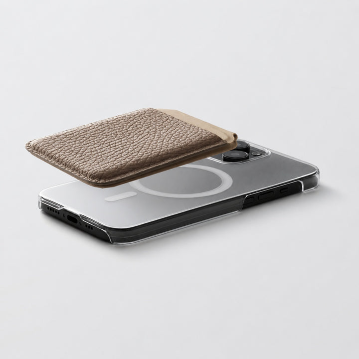 MagSafe-compatible clear case, compatible with all models, built-in magnet, transparent back case
