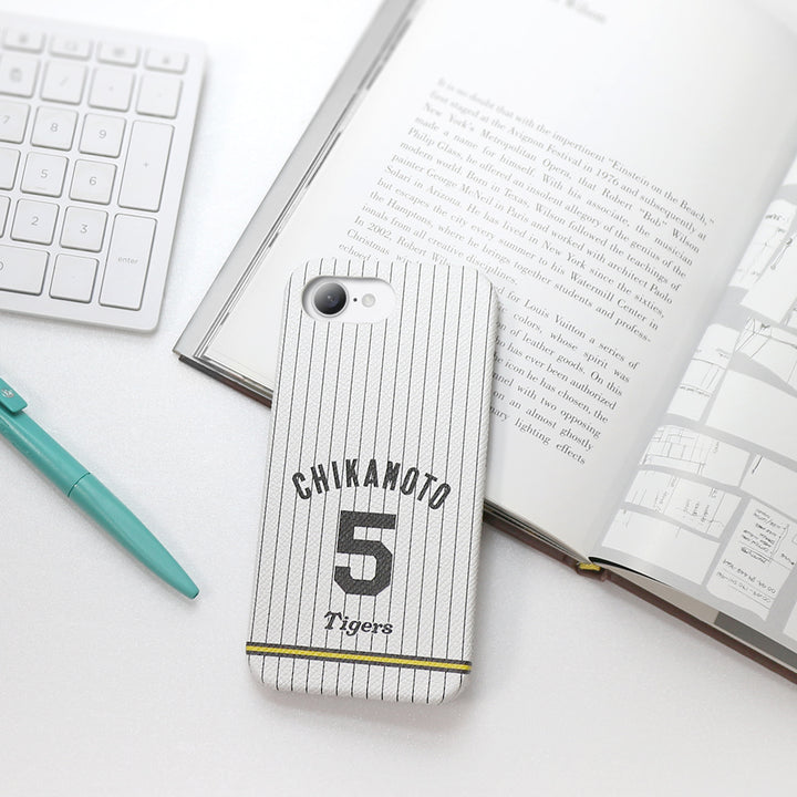 Hanshin Tigers × COVERARY 2025 Cuir Véritable Numéro de Dos Étui Collaboratif