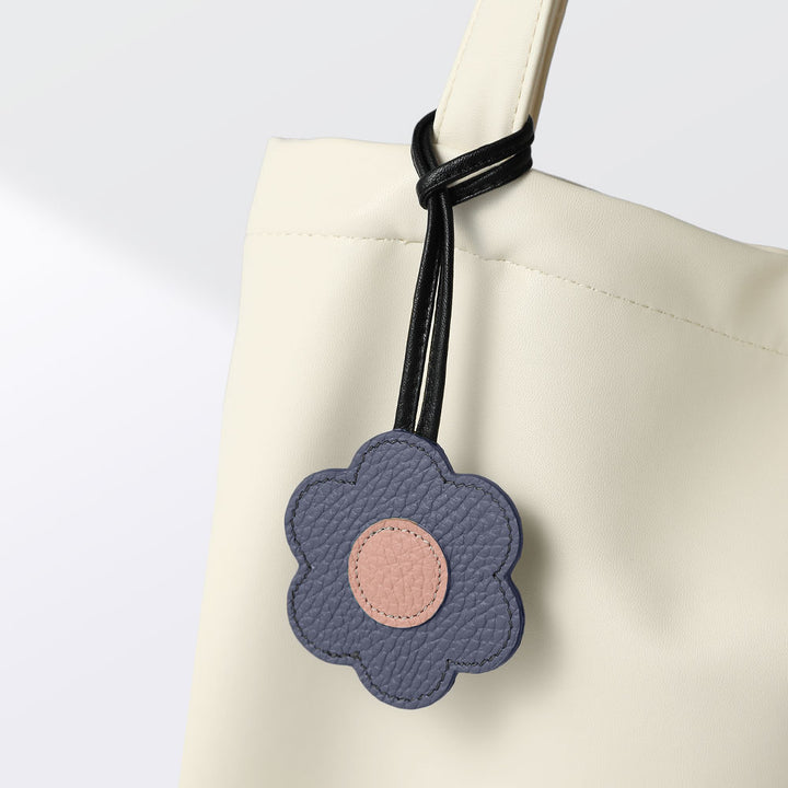 Accessoire cuir véritable cuir italien grainé porte-miroir fleur avec cordon