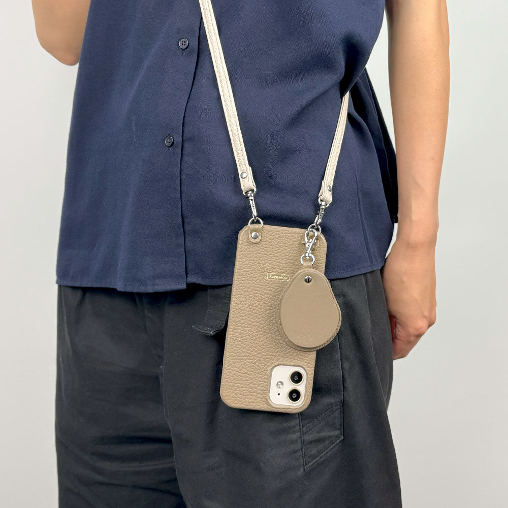 Accessoires cuir véritable cuir italien grainé nuance de matériaux différents breloque miroir