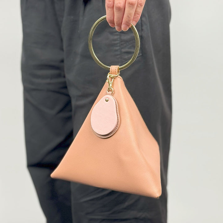 Accessoires cuir véritable cuir italien grainé nuance de matériaux différents breloque miroir