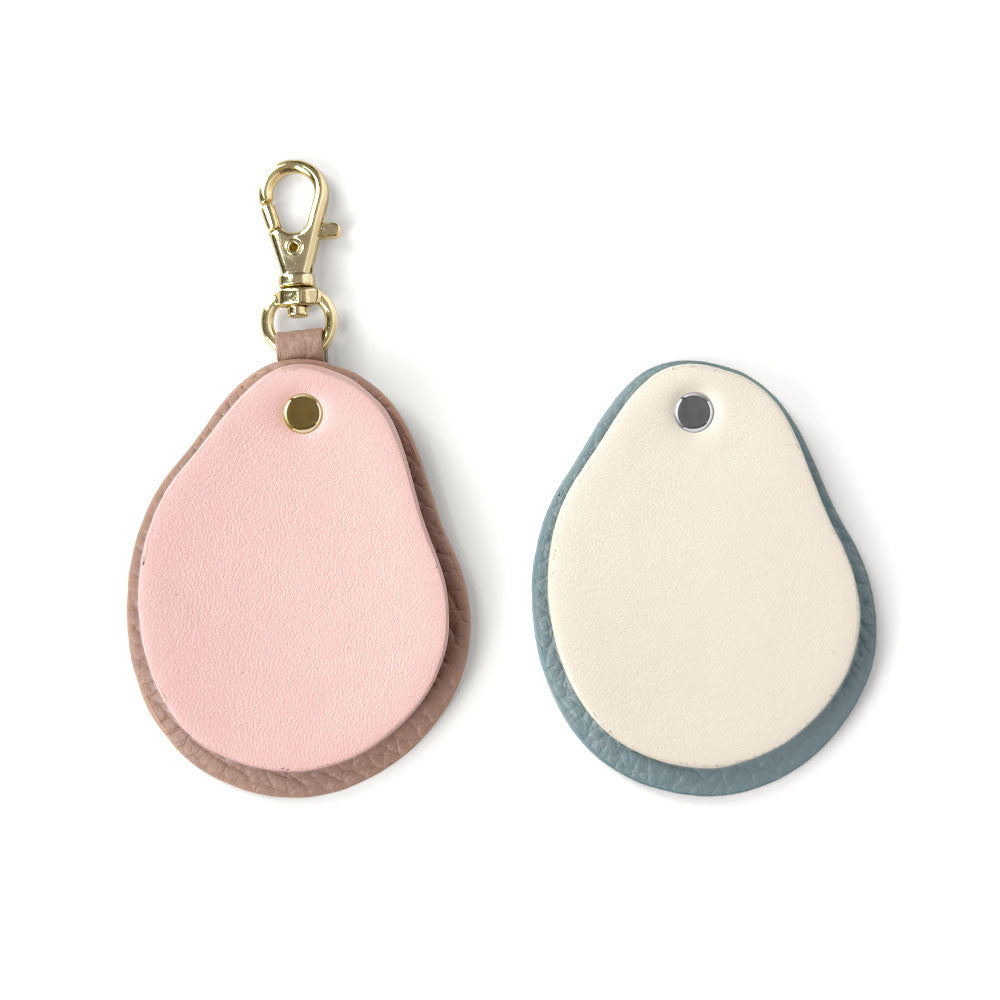 Accessoires cuir véritable cuir italien grainé nuance de matériaux différents breloque miroir