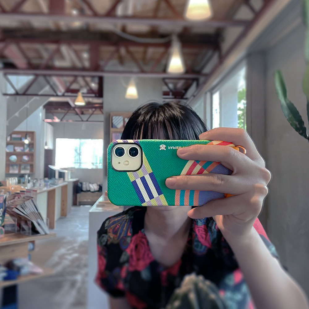 PAPIER TIGRE KAMO 本革 背面ケース