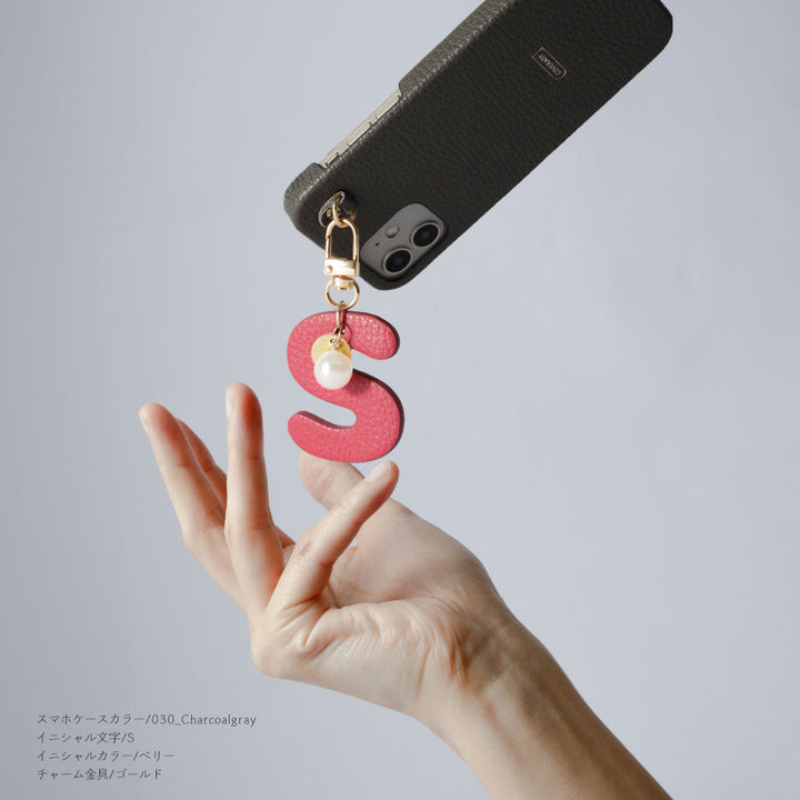 本革 32色 イタリアンシュリンクレザー BIGイニシャルチャーム 背面ケース iPhoneシリーズ