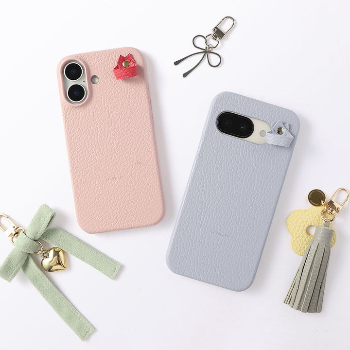 Cuir véritable 32 couleurs Cuir italien grainé Porte-charm simple avec coque arrière Série Galaxy