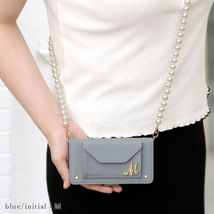 Étui portefeuille à décor initial en cuir végan couleur fumée avec perle, bandoulière et sangle (avec ceinture) pour la série AQUOS