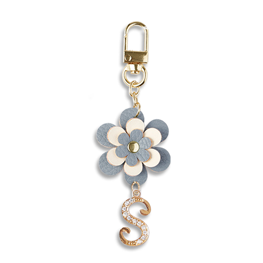 アクセサリー ヴィーガンレザー イニシャル フラワーチャーム